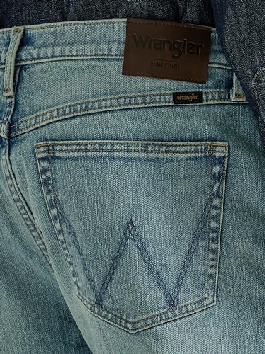 Relaxed Bootcut Wrangler Jeans