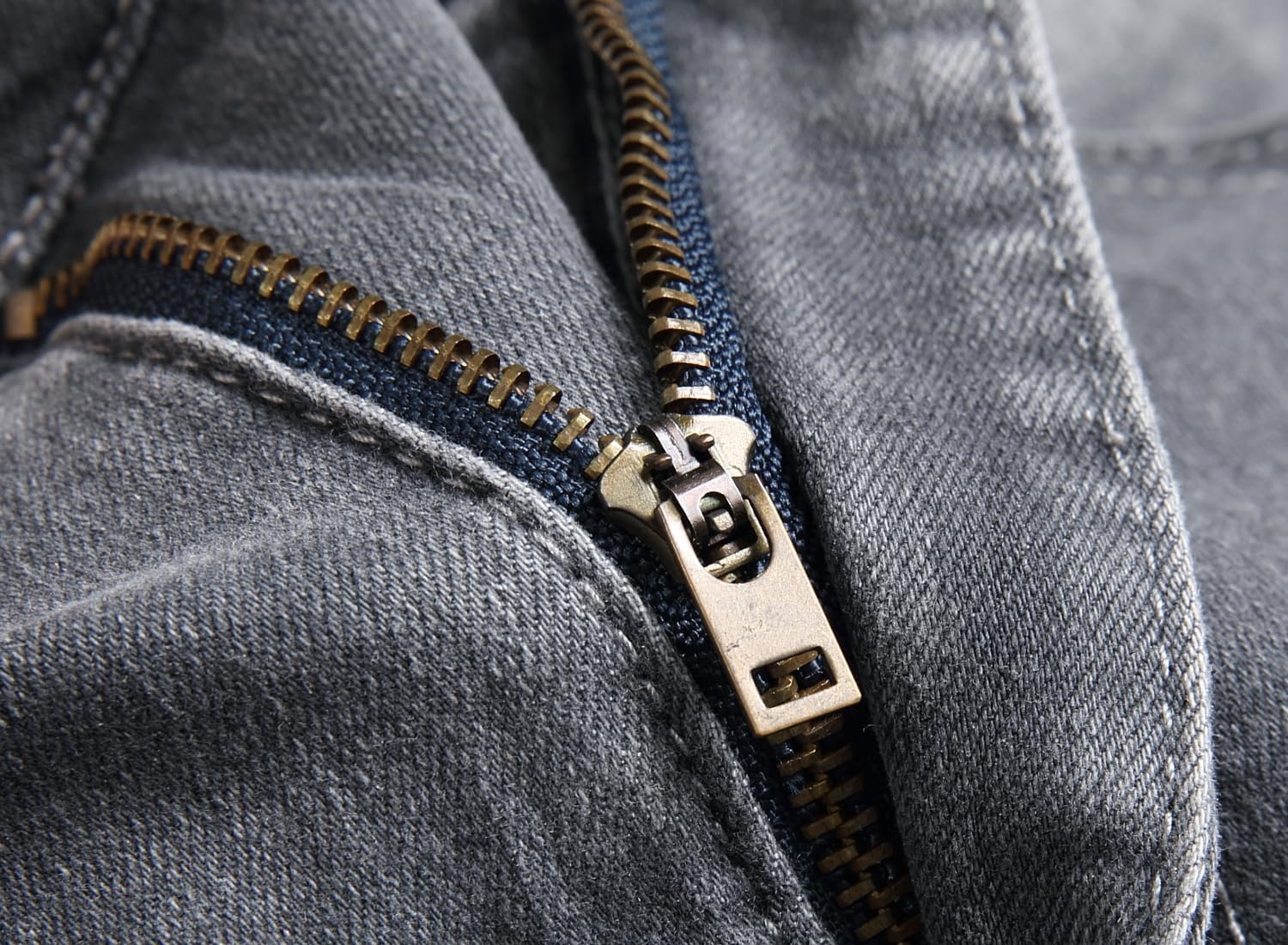 JUNBAOSS Slim Fit Ripped Jeans