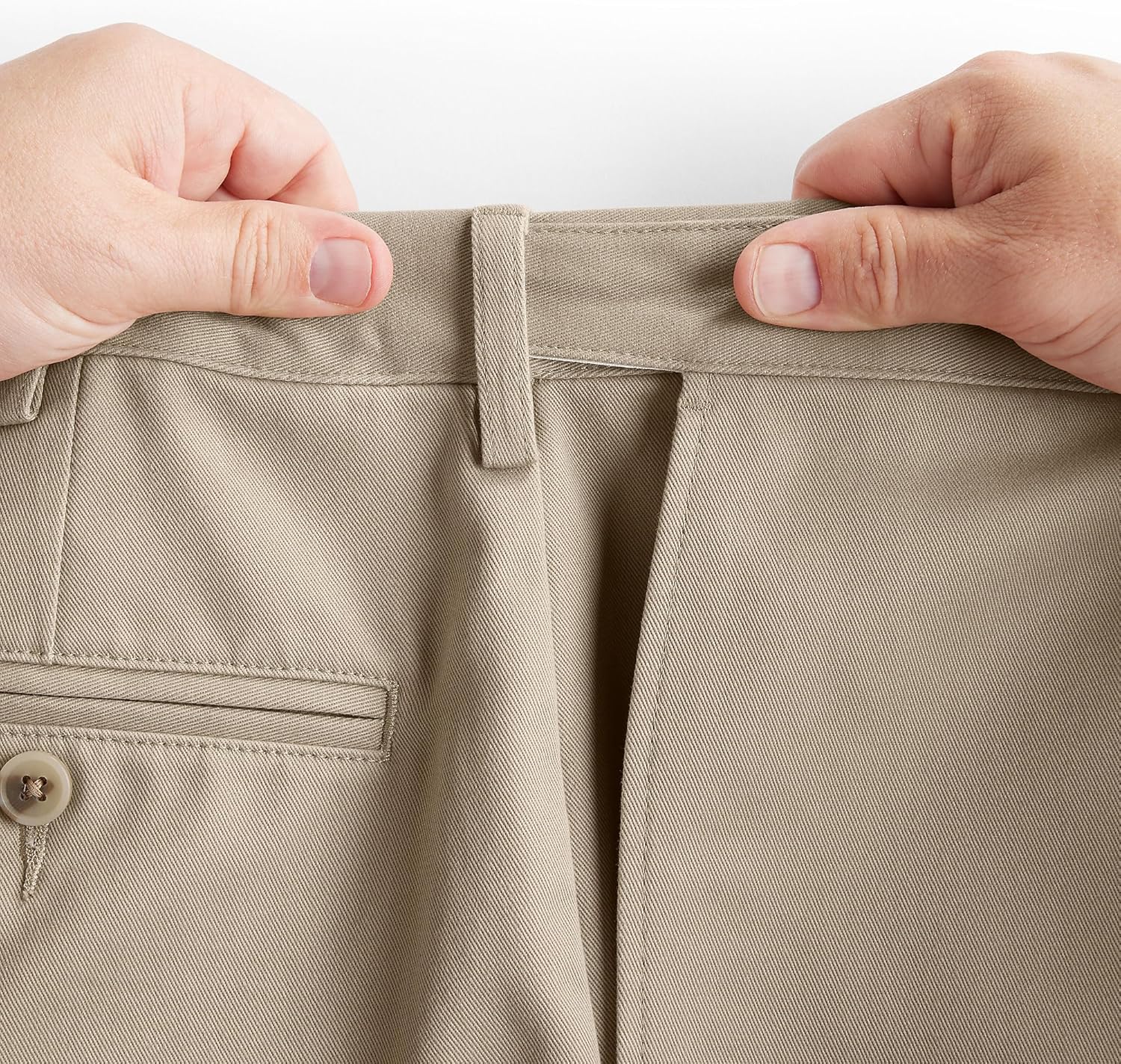 Lands End Comfort Waist 9 in No Iron Chino Shorts