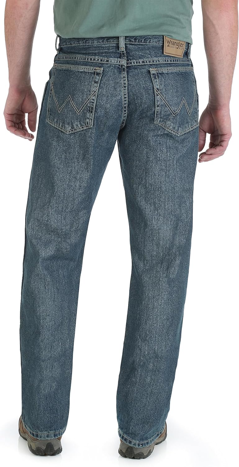 Relaxed Straight Fit Mens Jeans Wrangler Rugged Wear